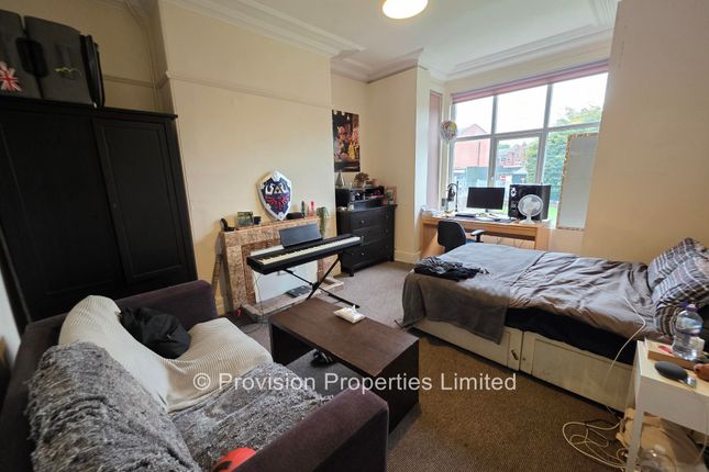 Brudenell Road, Hyde Park photo 3