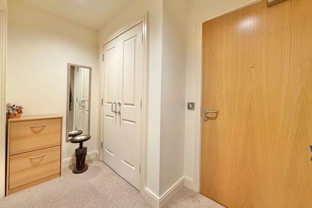 31 Garnier Drive, Bishopstoke Park Retirement Village, Eastleigh photo 4