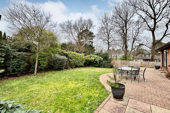 11, Shrublands Drive, Lightwater photo 3