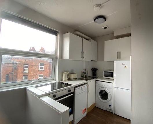 Flat for sale in Brudenell Grove, Hyde Park, Leeds