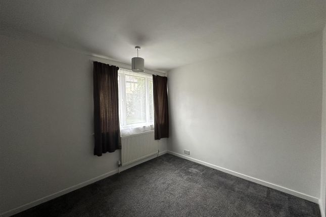 27, Starthe Bank, Heanor photo 5