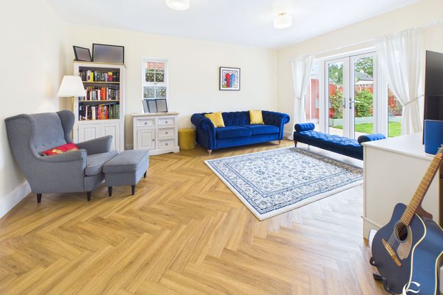 27 Top Lock Meadows, Stamford photo 3