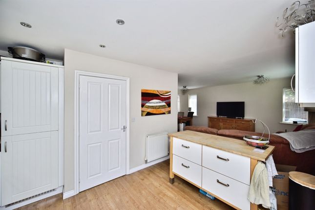 1, Beadsman Crescent, West Malling photo 4