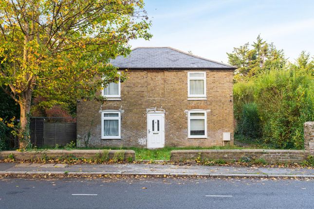 Thumbnail Detached house to rent in Bath Road, Harmondsworth, West Drayton
