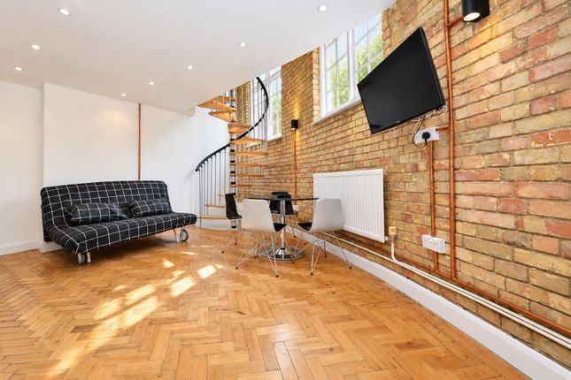 Flat A, 2, Virginia Road, London photo 4
