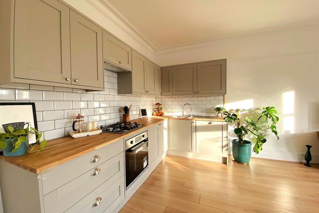 Flat 4, 69, De La Warr Road, Bexhill-On-Sea photo 4