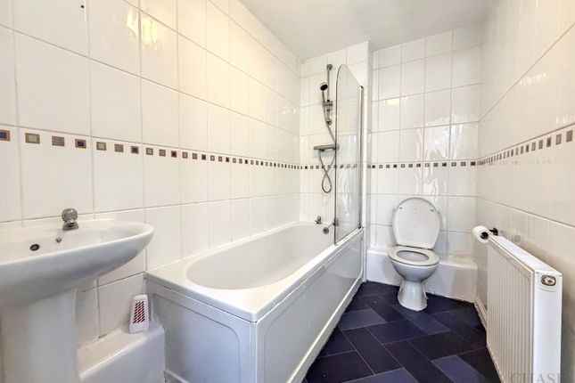 74 Grange Road, Jarrow photo 4