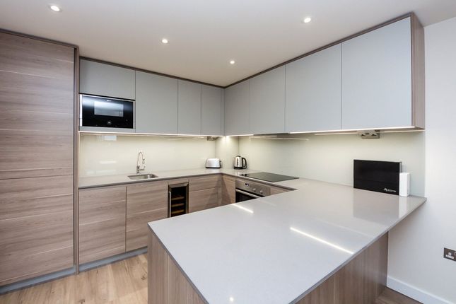 Flat 15, Golding House, 11, Beaufort Square, Colindale photo 4