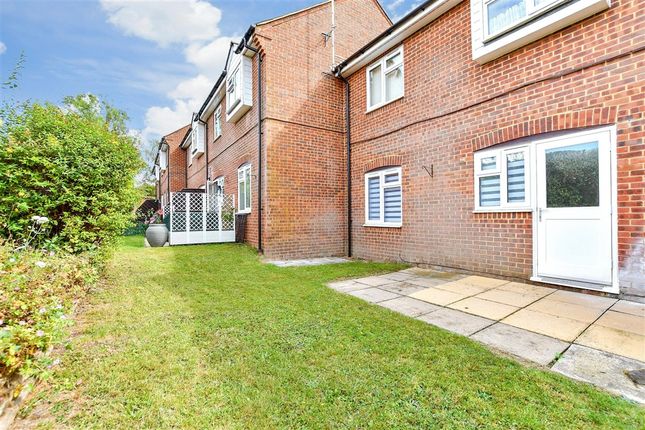 Henbit Close, Tadworth photo 3
