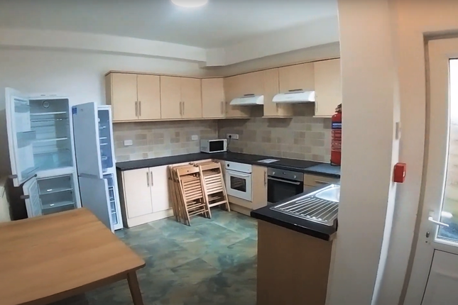 Terraced house to rent in Scarsdale Road, Manchester