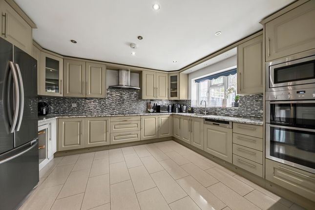 21, Chesterfield Road, Ashford photo 2
