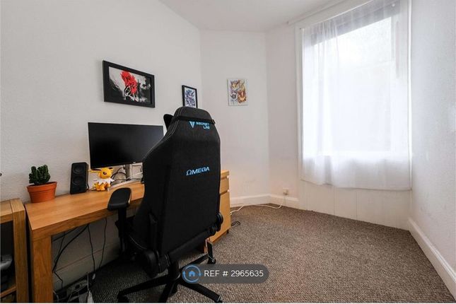 Flat, Belmont Road, Juniper Green photo 5