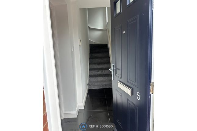 The Crescent, Mossley, Ashton-U-Lyne photo 4
