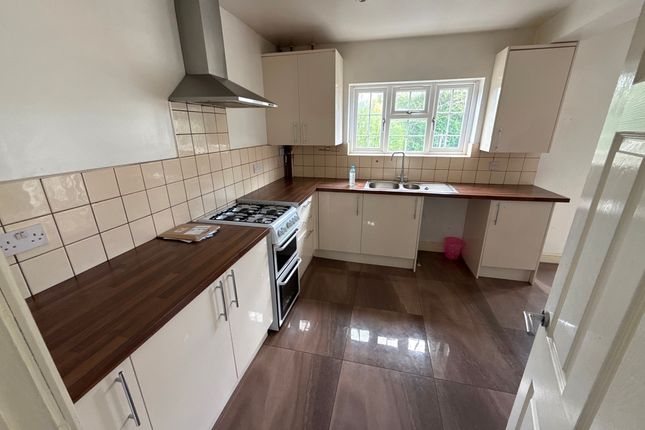 38 Woodside Road, Dudley photo 3
