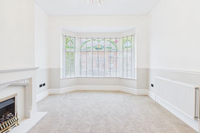 124, Henrietta Street, Ashton-under-Lyne photo 3