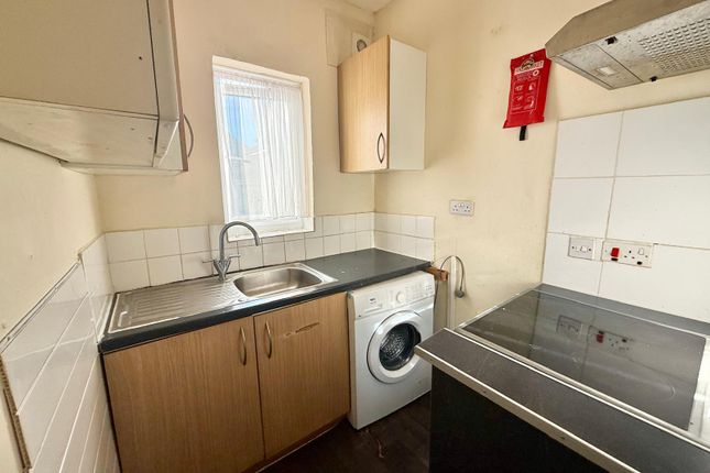 48a Prince Regent Lane, LONDON photo 4