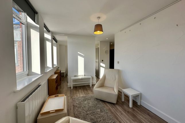 Apt 56, Queens House, Coventry photo 3