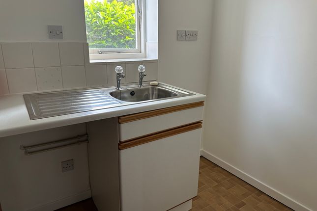 25, Bradford Close, Somerset photo 5