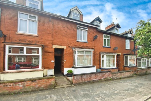 Thumbnail Terraced house for sale in Houghton Road, Grantham