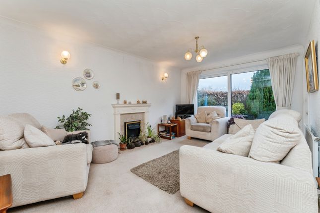 25, Laurel Drive, Neston photo 2