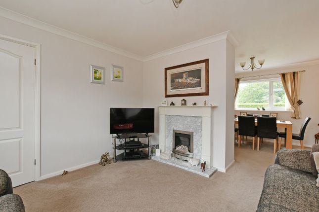7, Rubens Close, Dronfield photo 4