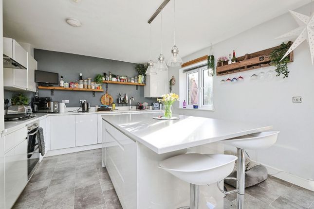 14, Cromwell Way, Royston photo 4