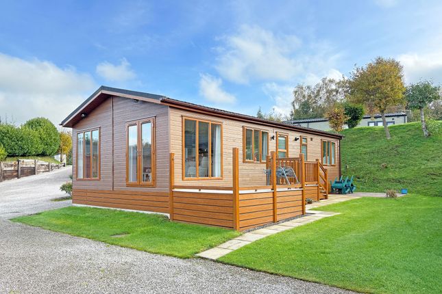 2-bed house on Reynard Crag Caravan Park, Harrogate, £125,000