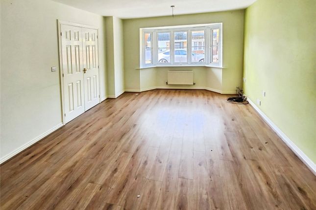 12, Rosemary Way, Warwickshire photo 2