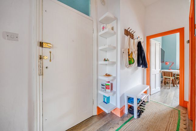 Flat A, 23, Micheldever Road, London photo 4