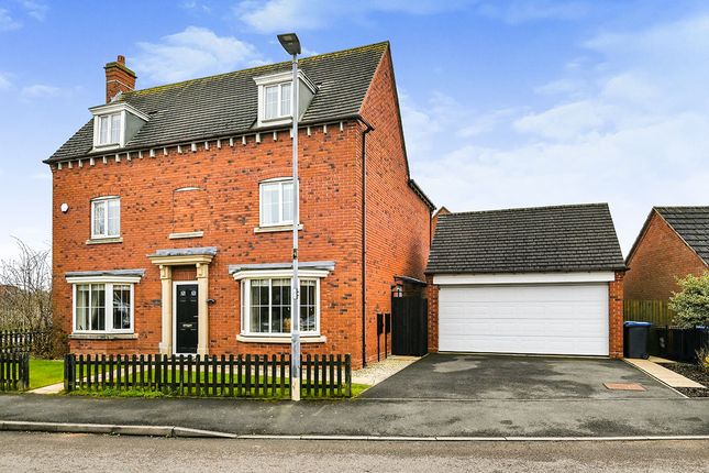 Thumbnail Detached house for sale in Pinfold Close, Hinckley, Leicestershire