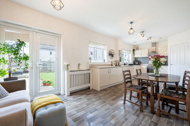 91, Duncolm View, Glasgow photo 4