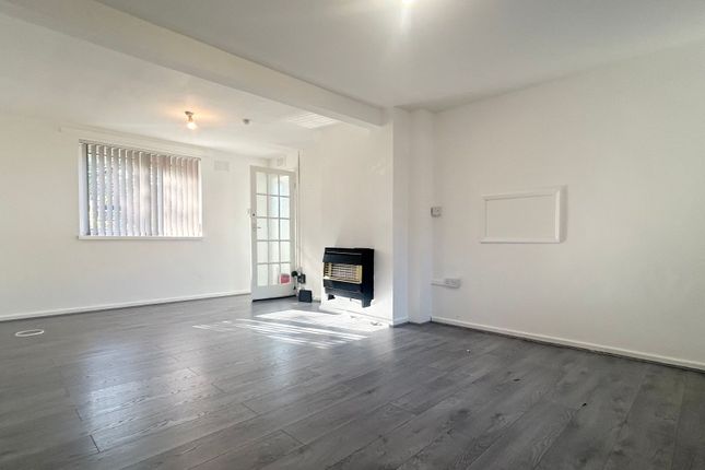 212 Coleman Road, Leicester photo 2