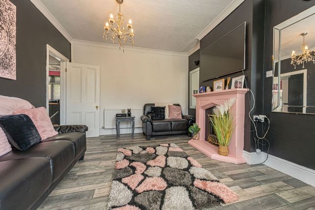 14 Pioneer Terrace, Newport photo 3