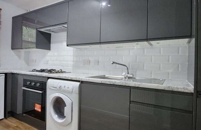61, Markham Road, Dorking photo 2