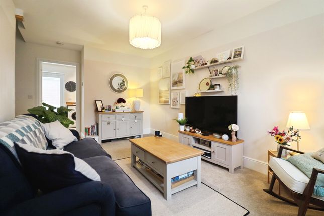 44, Clos Coed Bychan, CARDIFF photo 2