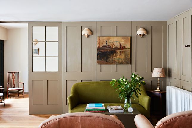 318394 - 9Steven Joyce-Jos2025042D00034-01.Jpg