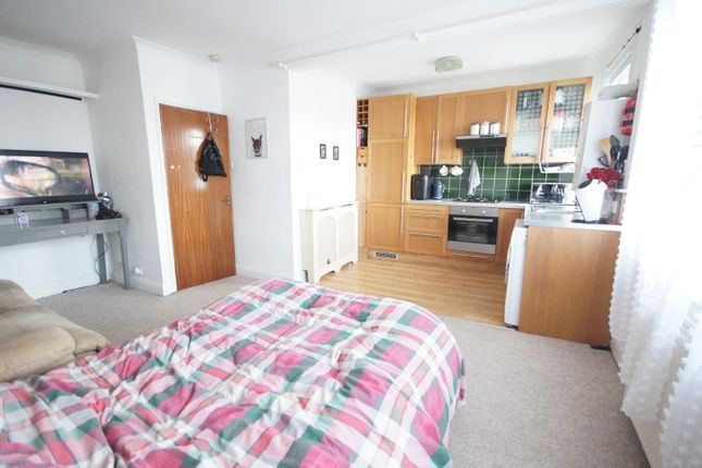 Flat 10, 21, Carisbrooke Road, St Leonards On Sea photo 4