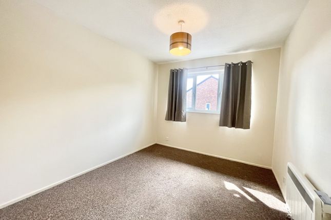 83, Hereward Green, Loughton photo 5