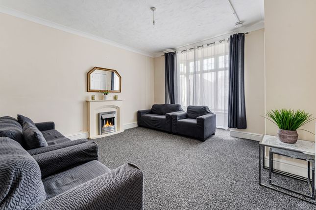 652 Crompton Way, Bolton photo 3