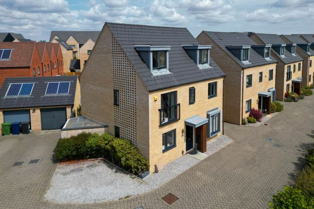 5-bed house on 11 Woodpecker Close, Cambridge, £550,000