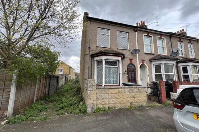 End terrace house for sale in Stanbrook Road, Gravesend, Kent