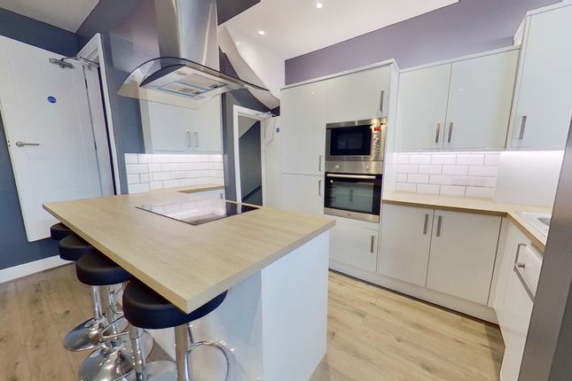 32 Royal Park Avenue, Leeds photo 4
