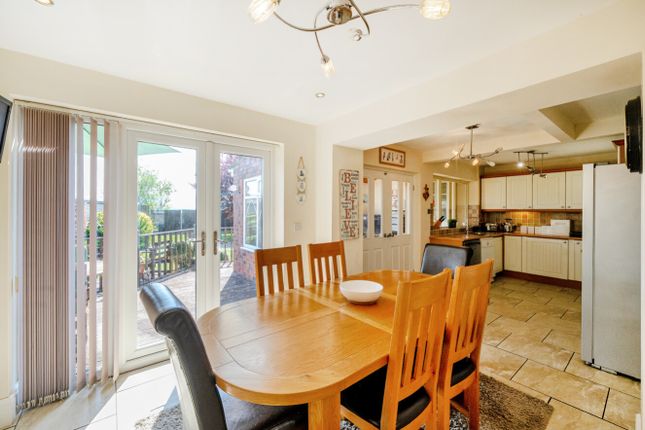 1, West End, Chesterfield photo 3