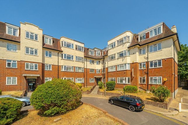 Flat 42, Holmbury Court, Upper Tooting Road, London photo 4