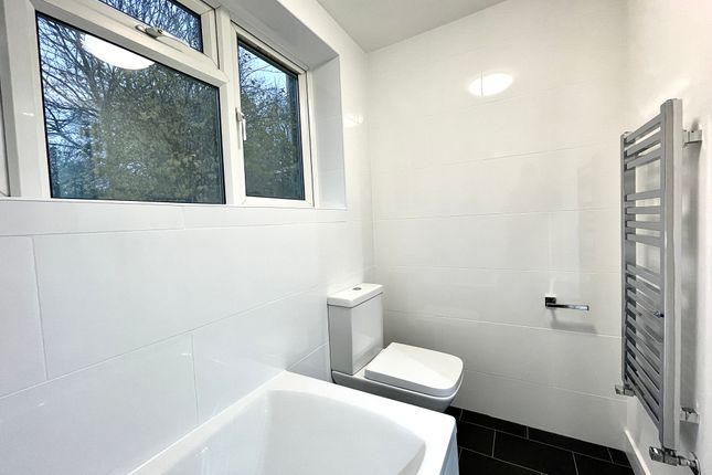 54, Warwick Road, London photo 2