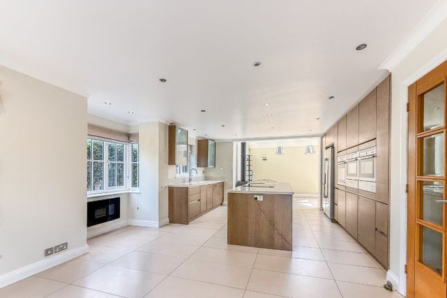 1 Dean Wood Close, Woodcote, Berkshire photo 3