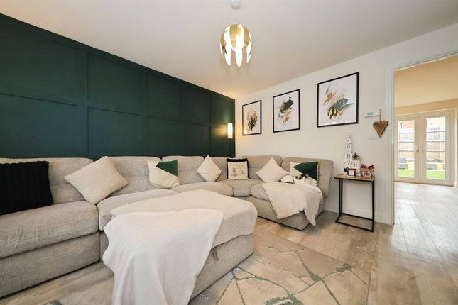10, Black Pear Drive, Stourport-On-Severn photo 3