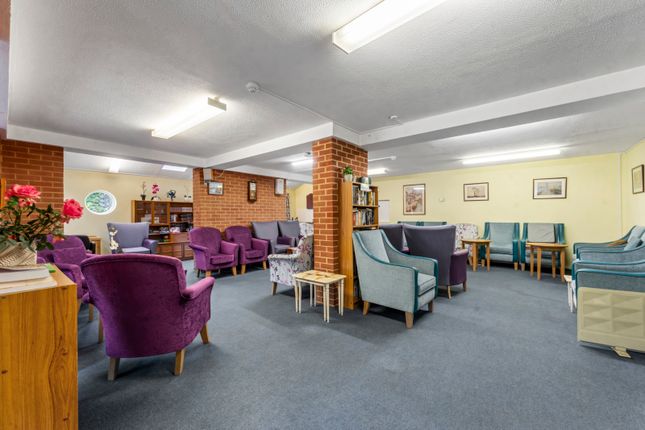 Flat for sale in Chatsworth Place, Mitcham