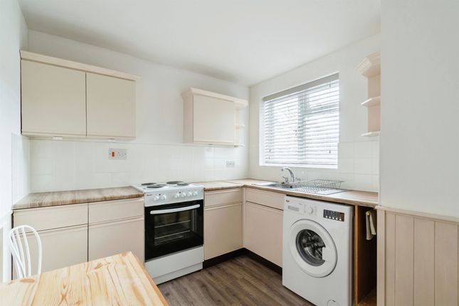 Flat for sale in Southmead, Chippenham