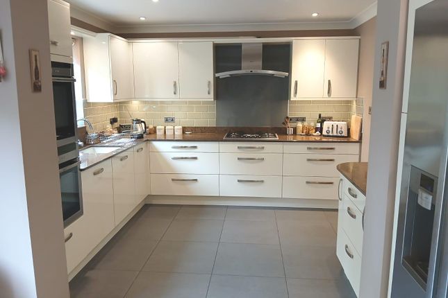 6, Home Meadow, Minehead photo 3